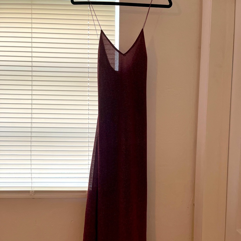 Long dress burgun shiny OYSHO (S) vestido largo
